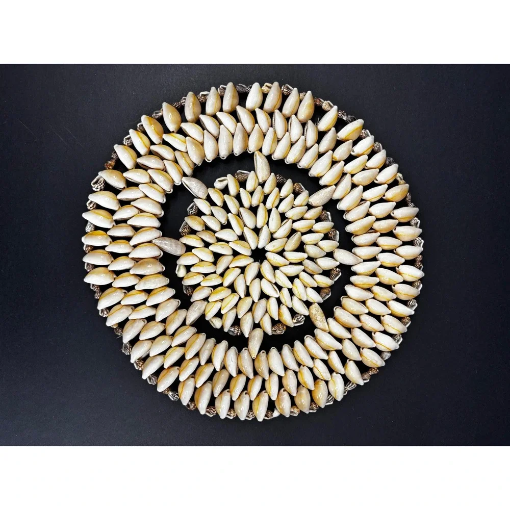 Set of 2 Vintage Cowrie Shell Round Placemats Trivets Coastal Boho Decor 8.5